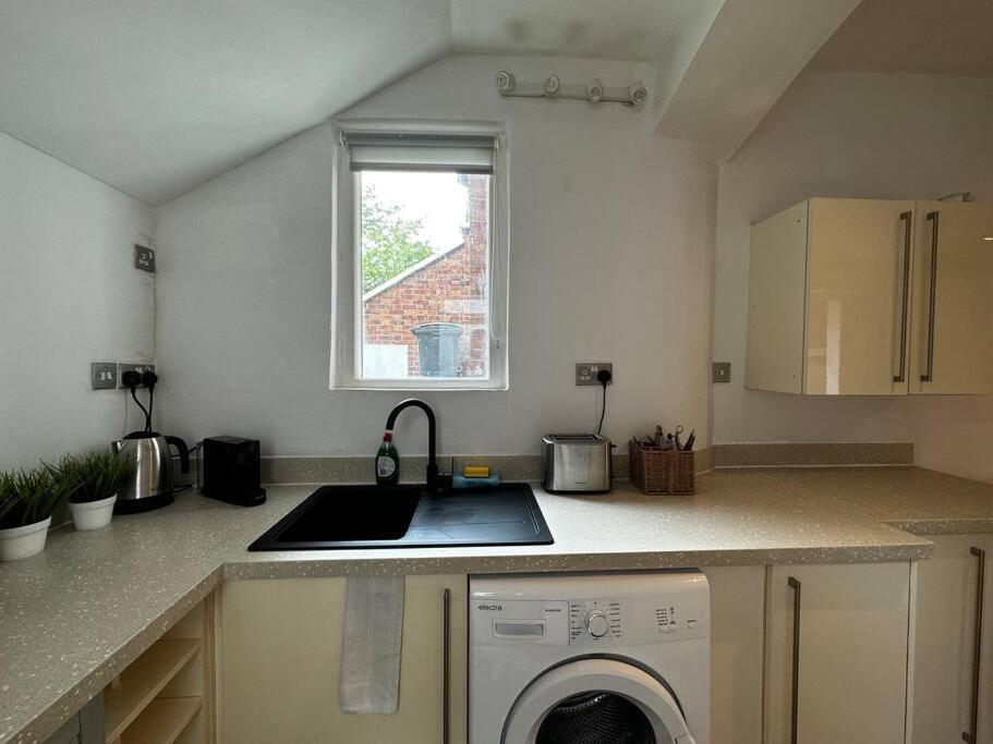 Spacious Studio For 4 Near Regents Park N1 London Exterior foto